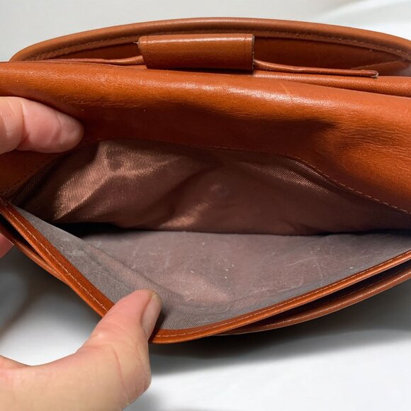 Vintage Dooney & Bourke All Weather Leather Kisslock Wallet Bone/British Tan - Picture 9 of 13